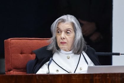 Cármen Lúcia vota contra pedido para anular a investigação do golpe