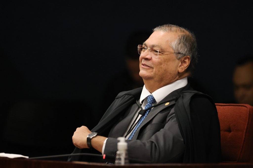 Dino segue tese de Moraes sobre julgar réus por golpe e abolição violenta do Estado