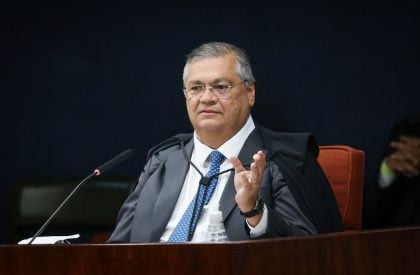 Por que Dino defendeu 31 anos de prisão para Bolsonaro, mas cedeu
