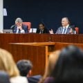 Dino afasta pressão dos EUA sobre o STF: ‘Cartão de crédito e Mickey não mudarão julgamento’