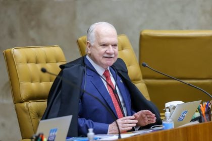 Fachin assume o STF na mira da extrema-direita e sem os holofotes de Barroso