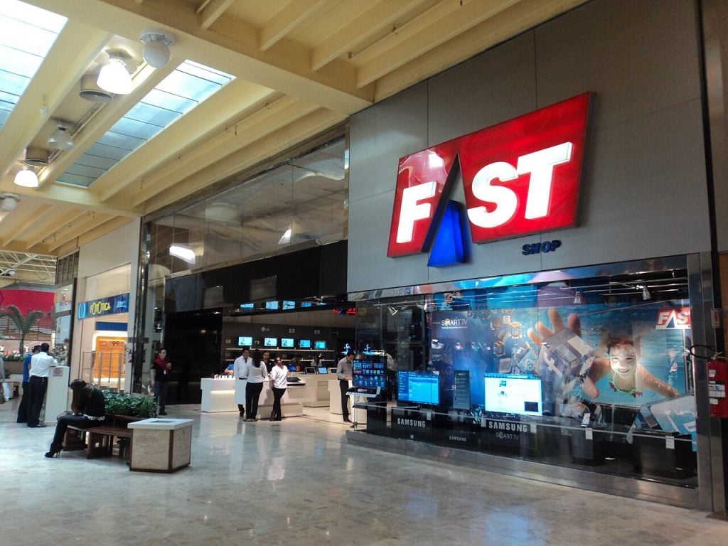 Fast Shop fecha acordo com MPSP e vai pagar R$ 100 milhões em multas