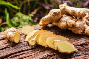 4 alimentos para reduzir o inchaço abdominal