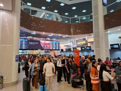 Aeroporto Santos Dumont, no Rio, tem dezenas de voos cancelados após derramamento de óleo na pista