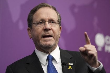 Presidente de Israel vai a Londres para protestar contra o reconhecimento do Estado palestino
