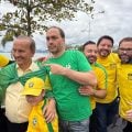 De olho no Senado, Carlos Bolsonaro participa de ato ao lado de governador de SC