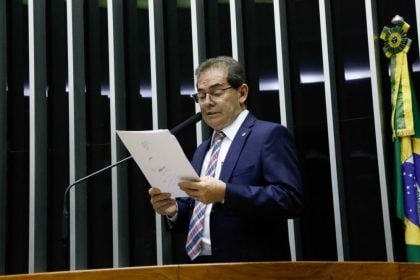 Impasse faz relator do PL da Dosimetria prever o adiamento da votação