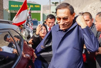 Ex-presidente Martín Vizcarra sai da prisão no Peru