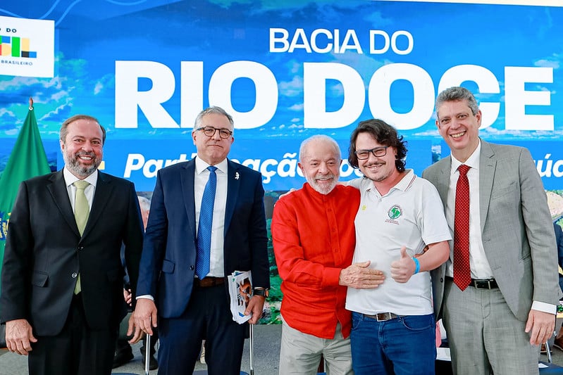 Lula instala conselho para fiscalizar reparação da tragédia de Mariana