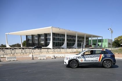 Julgar golpistas é um avanço, mas não afasta o risco do retorno autoritário, adverte professor