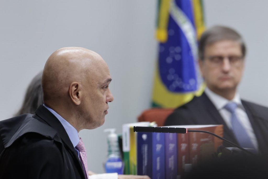STF volta a isolar Fux e condena réus do núcleo 4 da trama golpista