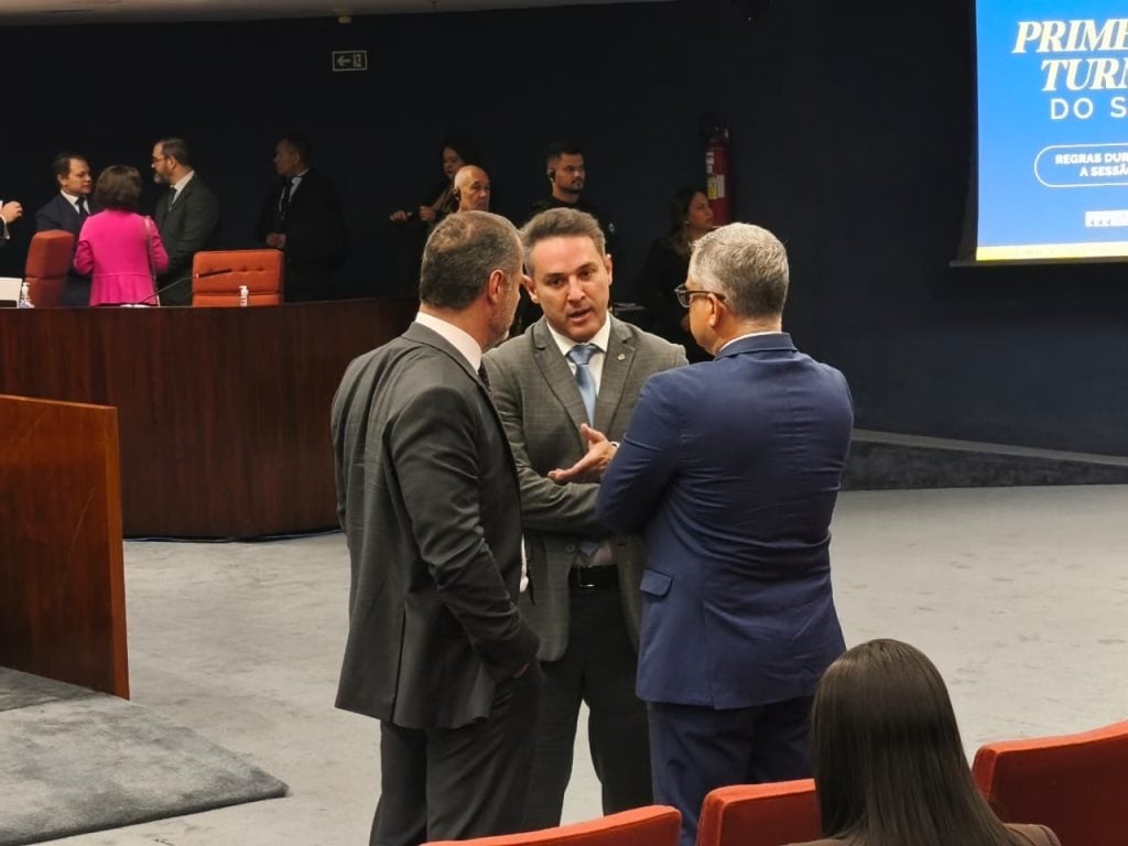 Veja quem são os deputados presentes no 3º dia de julgamento de Jair Bolsonaro no STF
