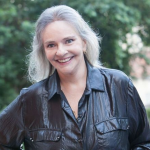 Ousada e visceral, Angela Ro Ro pagou o preço de viver sem disfarces