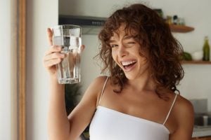 Entenda como tratar e prevenir o mau hálito