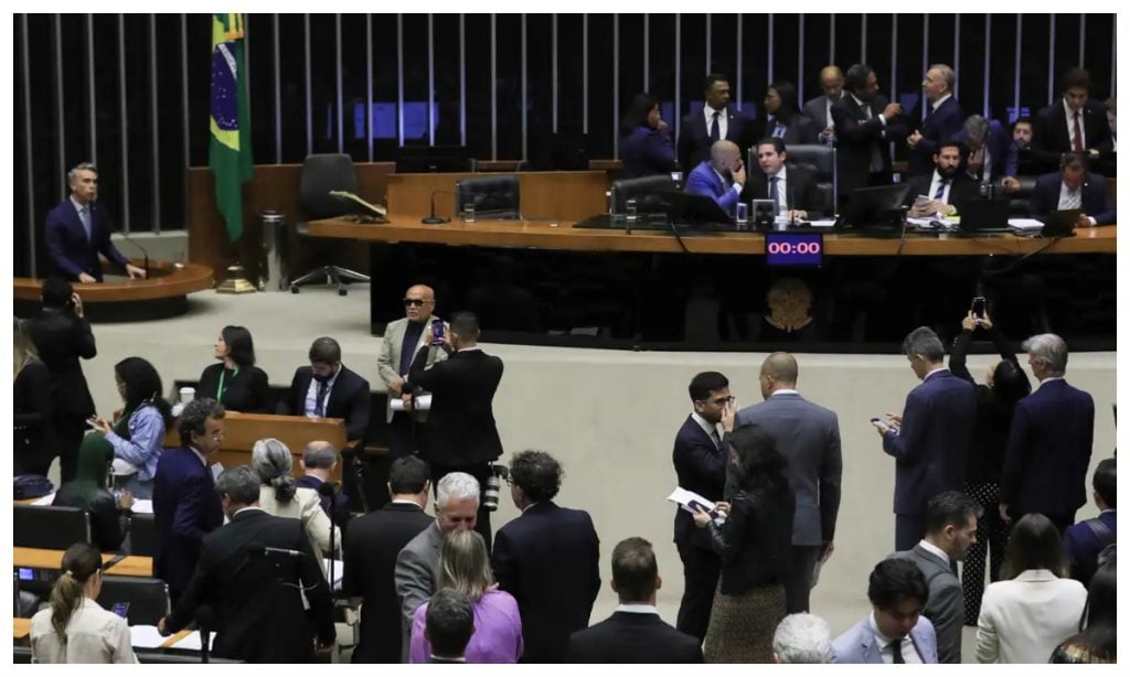 Aprovada urgência de PL que libera R$ 1,5 bi para saúde e educação