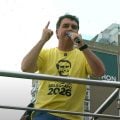 Flávio Bolsonaro pressiona por anistia ampla e minimiza Alcolumbre: ‘não manda’