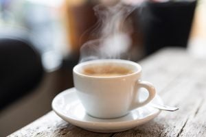 Cafezinho sobe 15% em 2025 e vira vilão nas contas em restaurantes