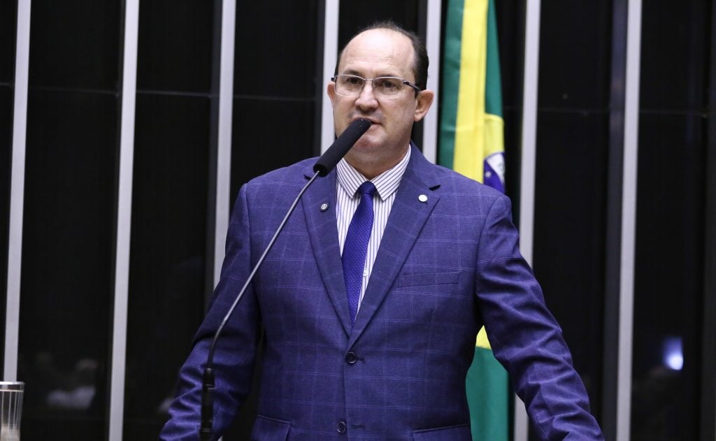Quem é o deputado que perderá o mandato com o retorno de Celso Sabino à Câmara