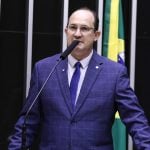 Quem é o deputado que perderá o mandato com o retorno de Celso Sabino à Câmara
