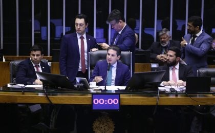 Câmara aprova 3 projetos de lei, 7 urgências e 1 acordo internacional; veja a lista