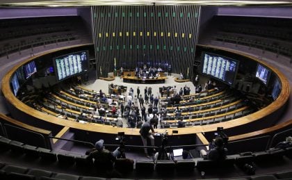 Câmara aprova MP que amplia isenção na conta de luz para até 60 milhões de pessoas