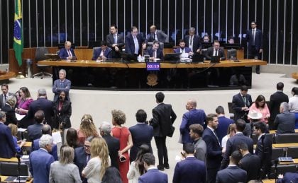 Câmara pode votar nesta quinta o projeto que exclui gastos temporários em educação do Arcabouço Fiscal