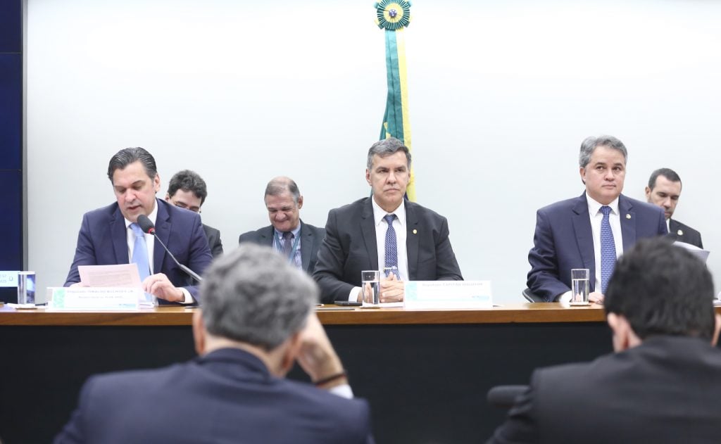 Comissão aprova proposta que eleva Fundo Eleitoral de 2026 para R$ 4,9 bilhões