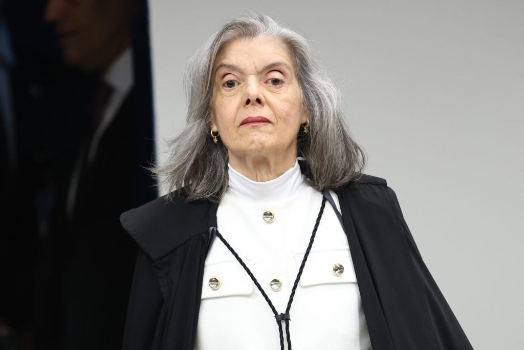 Cármen rejeita habeas corpus para soltar Bolsonaro