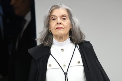 Cármen rejeita habeas corpus para soltar Bolsonaro