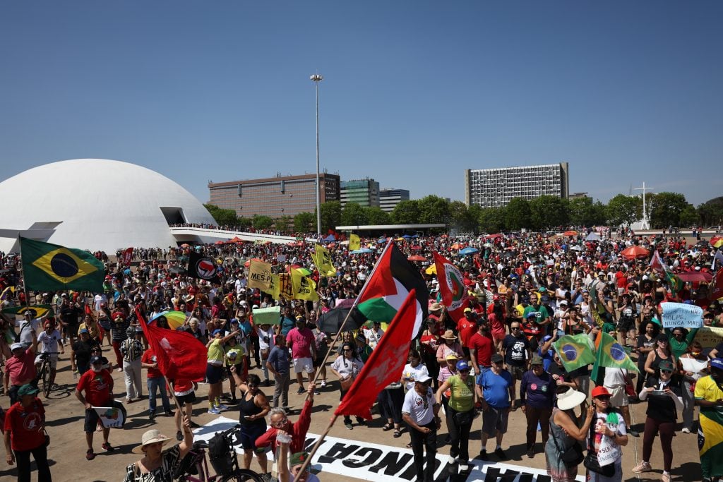Manifestantes protestam em diversas cidades contra imunidade parlamentar e possível anistia a Bolsonaro