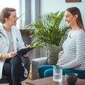 4 riscos da obesidade gestacional para a mãe e o bebê