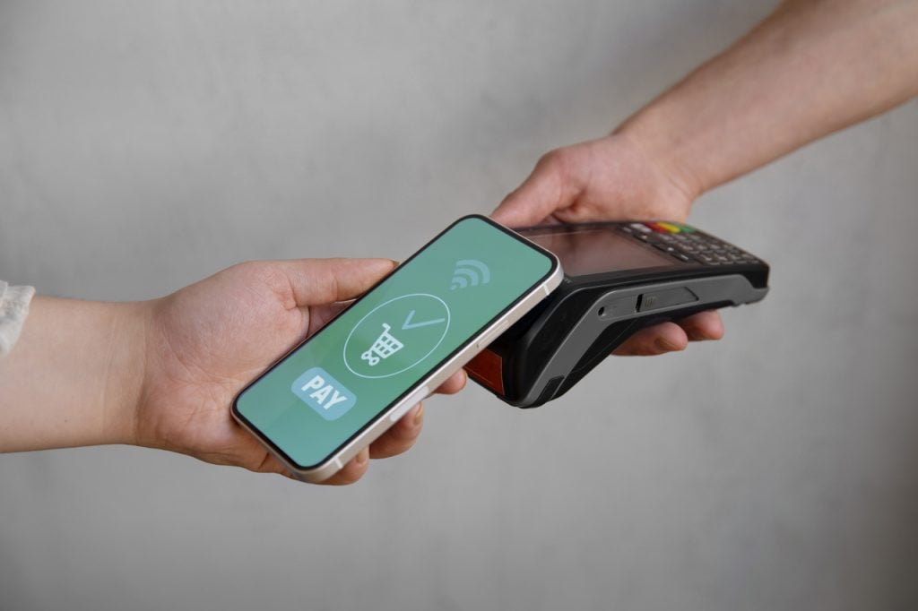 Compras com Pix: 5 dicas para fugir de golpes nas datas comemorativas