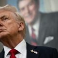 Trump se reúne com chefe de orçamento para definir cortes após paralisação do governo