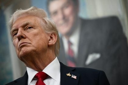 Trump se reúne com chefe de orçamento para definir cortes após paralisação do governo