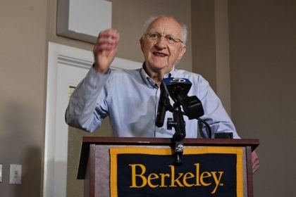 Ganhador do Nobel de Física diz que cortes de Trump paralisarão pesquisas nos EUA