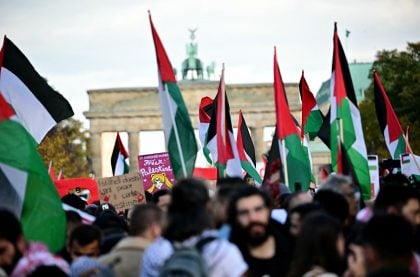 Palestinos retornam à devastada Cidade de Gaza