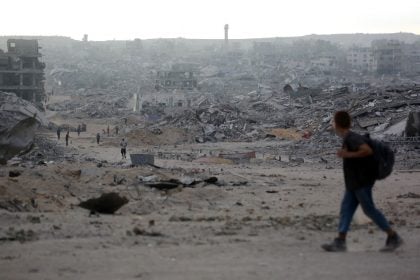 Palestinos em Gaza retornam às ruínas e à incerteza