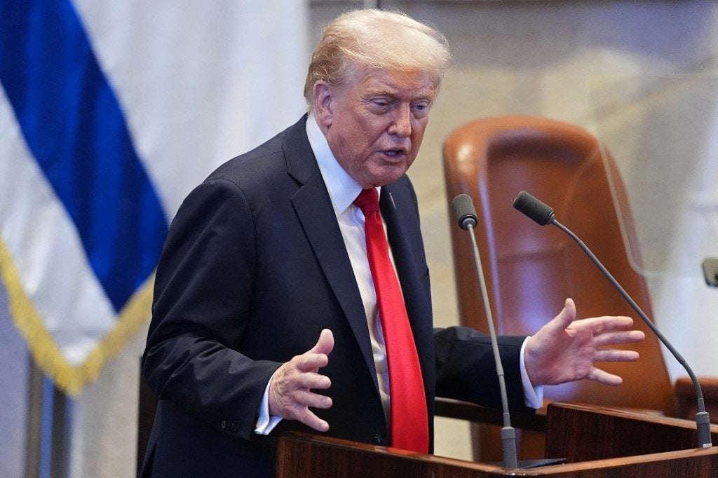 Após acordo em Gaza, Trump diz que está pronto para negociar paz com o Irã