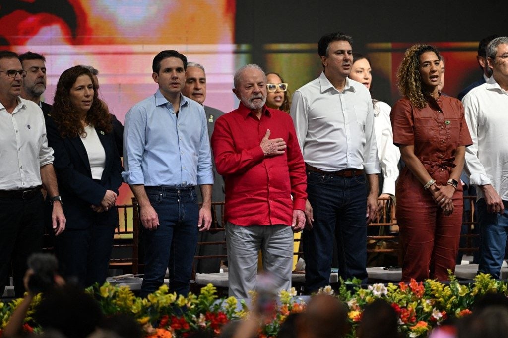 A reação de Motta após Lula criticar o nível do Congresso