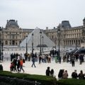O que se sabe sobre o roubo de joias no Museu do Louvre