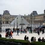 O que se sabe sobre o roubo de joias no Museu do Louvre