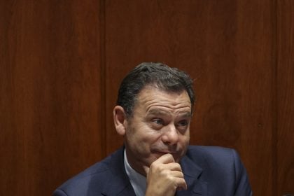 Portugal aprova lei que dificulta o acesso à cidadania e endurece ainda mais a política migratória