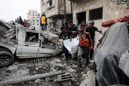 Novos bombardeios israelenses em Gaza deixam pelo menos 100 mortos