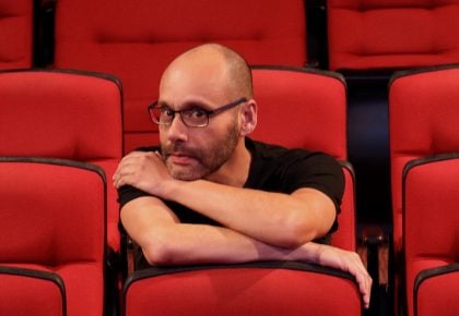 ‘Mercado é regido por likes, views e número de seguidores’, diz o cantor Carlos Navas