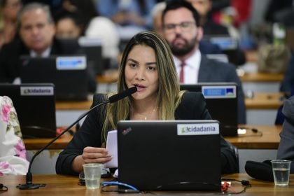 Senadora denuncia ameaças de morte após propor criminalização da misoginia
