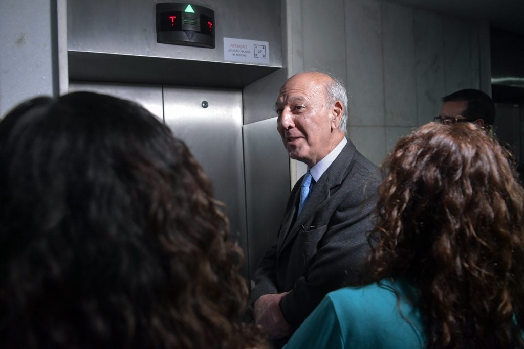 STJ mantém condenação de ex-governador do DF por improbidade