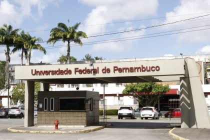 Juiz suspende edital da UFPE que previa vagas de medicina para sem-terras e quilombolas