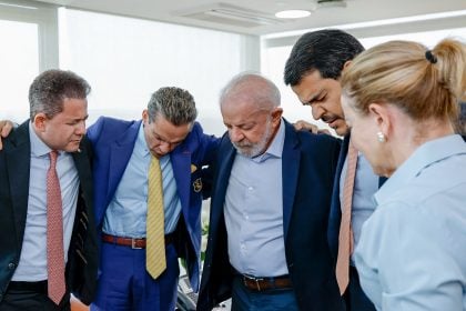 Pesquisa monitora a aprovação (e a desaprovação) de Lula entre católicos e evangélicos; veja os resultados