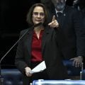 Damares emite parecer contra distribuição de calcinhas a mulheres trans pelo SUS