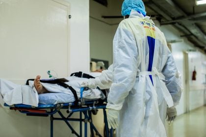 Livro detalha os desafios em combater a epidemia de fakenews em meio à Covid-19